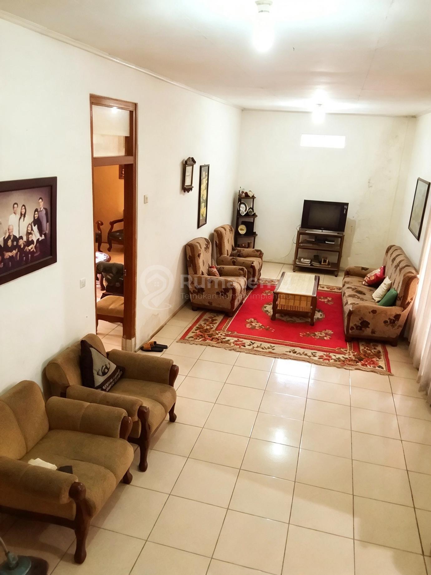 Dijual Rumah Asri 6 BR Siap Huni Murah & Luas! – Terusan Kopo Bandung . Lt 345 M² Lt 300 M²