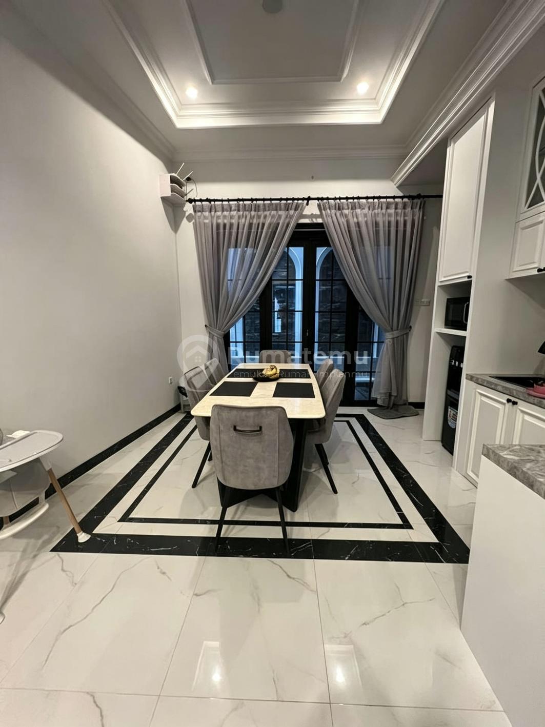 Dijual rumah baru mewah Full furnished Pasar Minggu, Jati Padang, Pasar Minggu