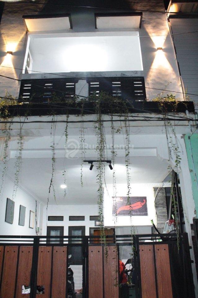 Rumah Nyaman Terawat Siap Huni di Kampung Dukuh Ciledug