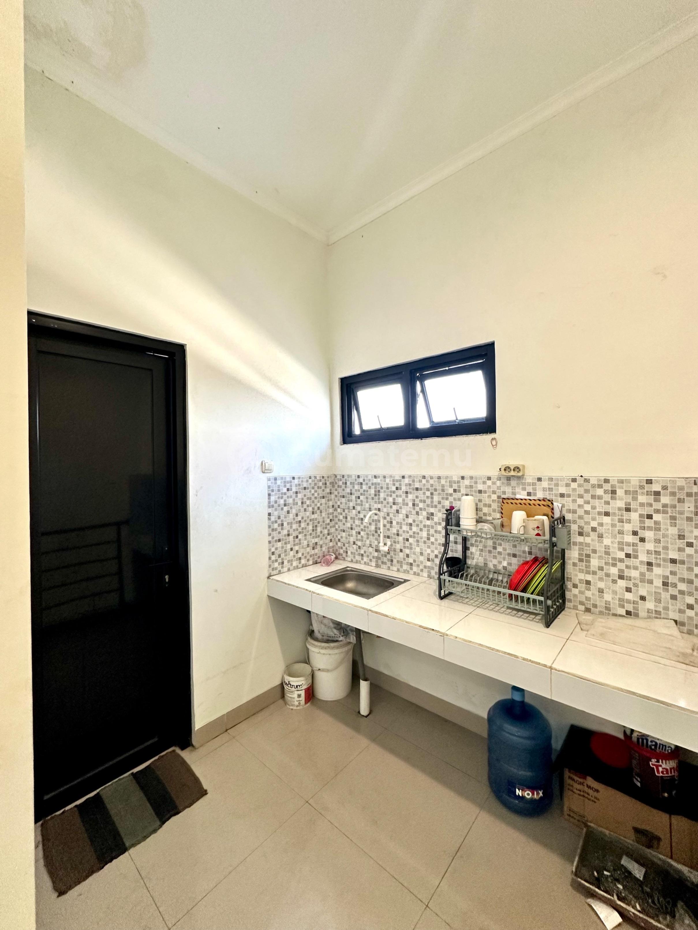 Disewakan Ruko Private Village - Jalan Utama Cikoneng