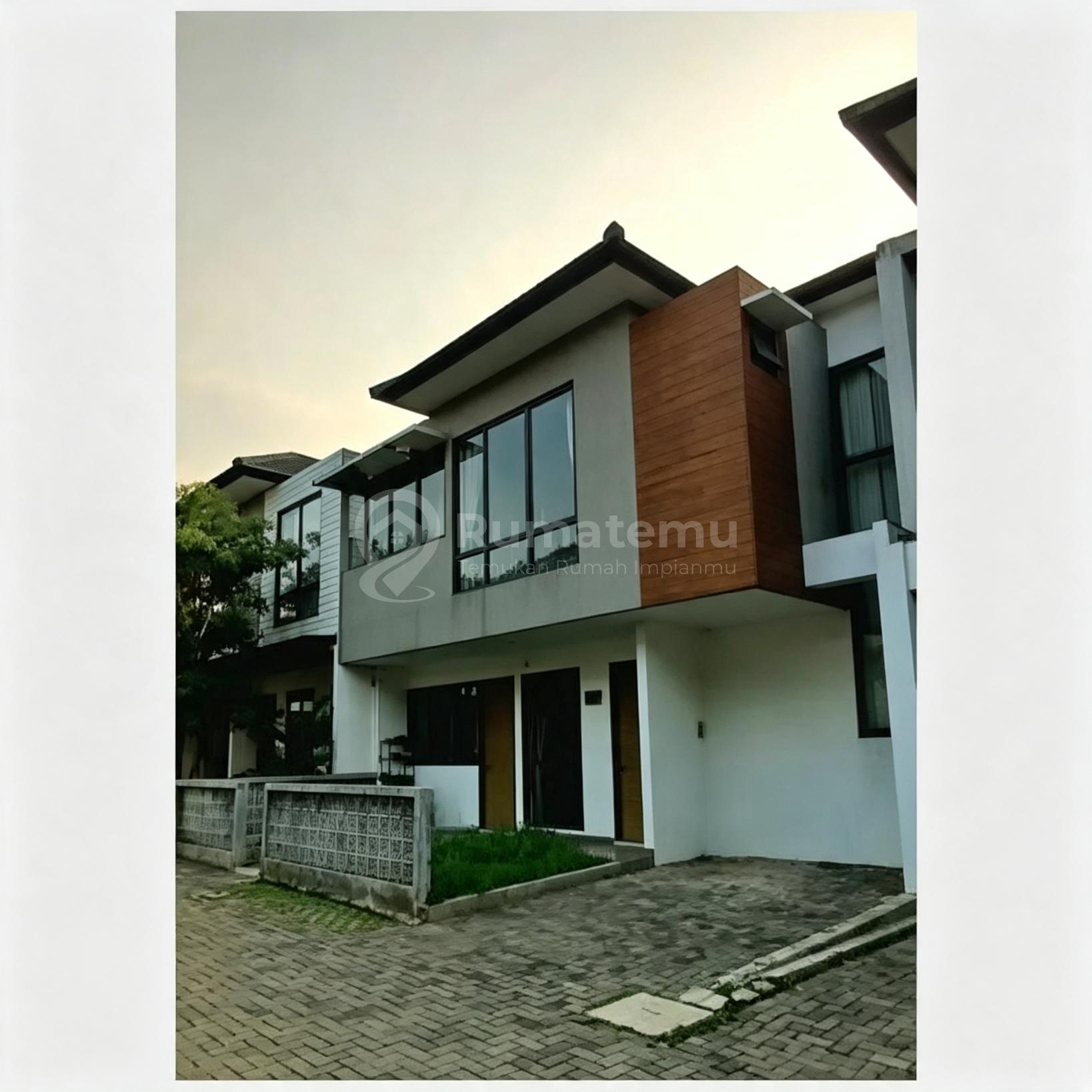 Townhouse Strategis diBintaro Dekat KRL Pondok Ranji