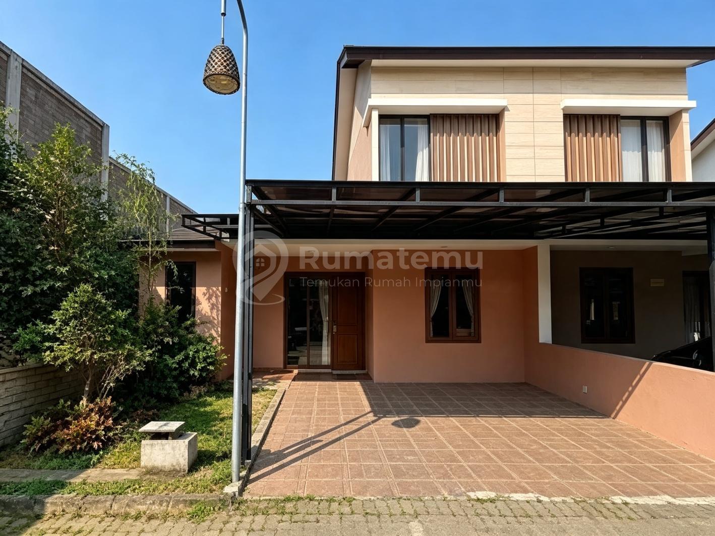 Rumah Pesona Bali Ciwaruga Dekat Sariwangi, Gegerkalong Bandung