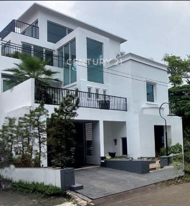 Harga terjangkau deket pusat niaga rumah 3 lantai di bintaro, Tangerang Selatan 