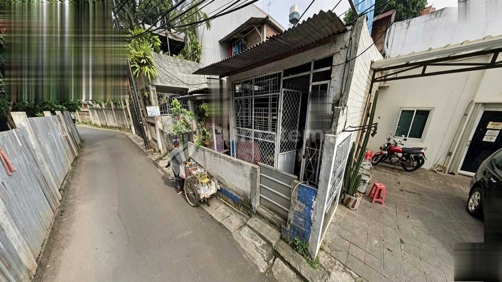 Dijual tanah diatas nya ada 3 petakan rumah Di area Ampera, Cilandak Timur, Pasar Minggu