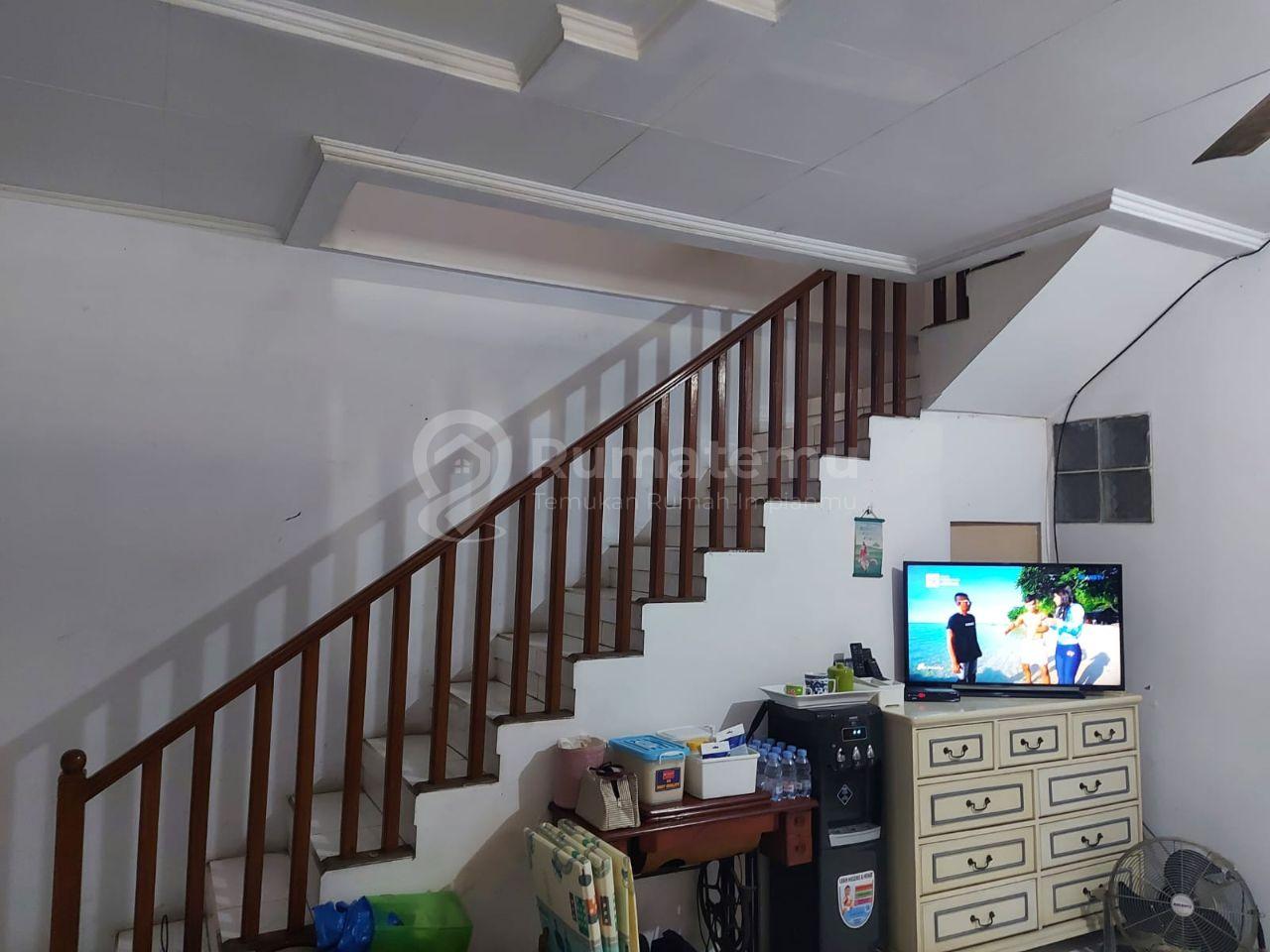 Rumah 2 Lt Murah Dlm Komplek Elit Duren Sawit, Jakarta Timur