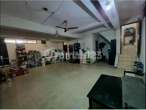 Jual Rumah + 4 Kontrakan + 6 Kamar Kos di Petogogan Pinggir Jalan