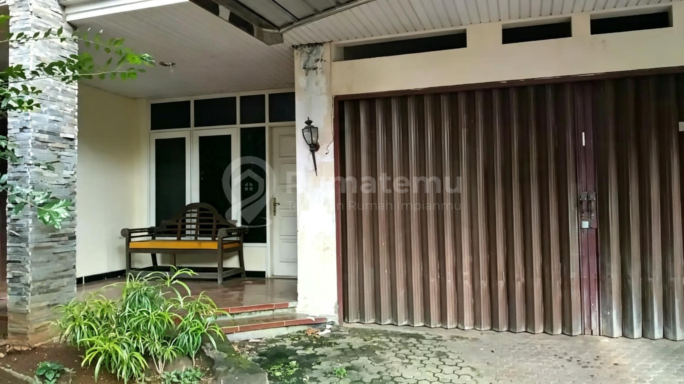 RUMAH MEWAH 4KT 3KM DEKAT AKPOL SEMARANG