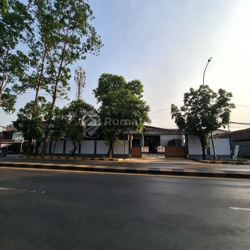 Dijual Pabrik Ex Karoseri Lokasi Di Pinggir Jalan Di Daan Mogot