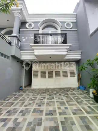 Rumah Baru Bagus 2 Lantai di Radio Dalam, Jakarta Selatan