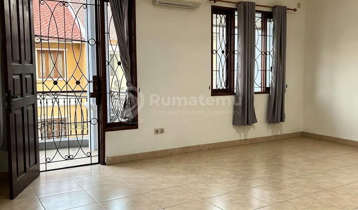 Citra 5, Pegadungan, Kalideres, Jakarta Barat..Disewakan Rumah 2.5 Lantai, Minimal Sewa 2 Thn, Nyaman dan Siap Huni, Posisi Hoek, 2 Gudang Hadap Timur Laut dan Tenggara, Air Wtp On Going Pam, Row Jalan 2.5 Mobil.-5R09261 | Rumah123