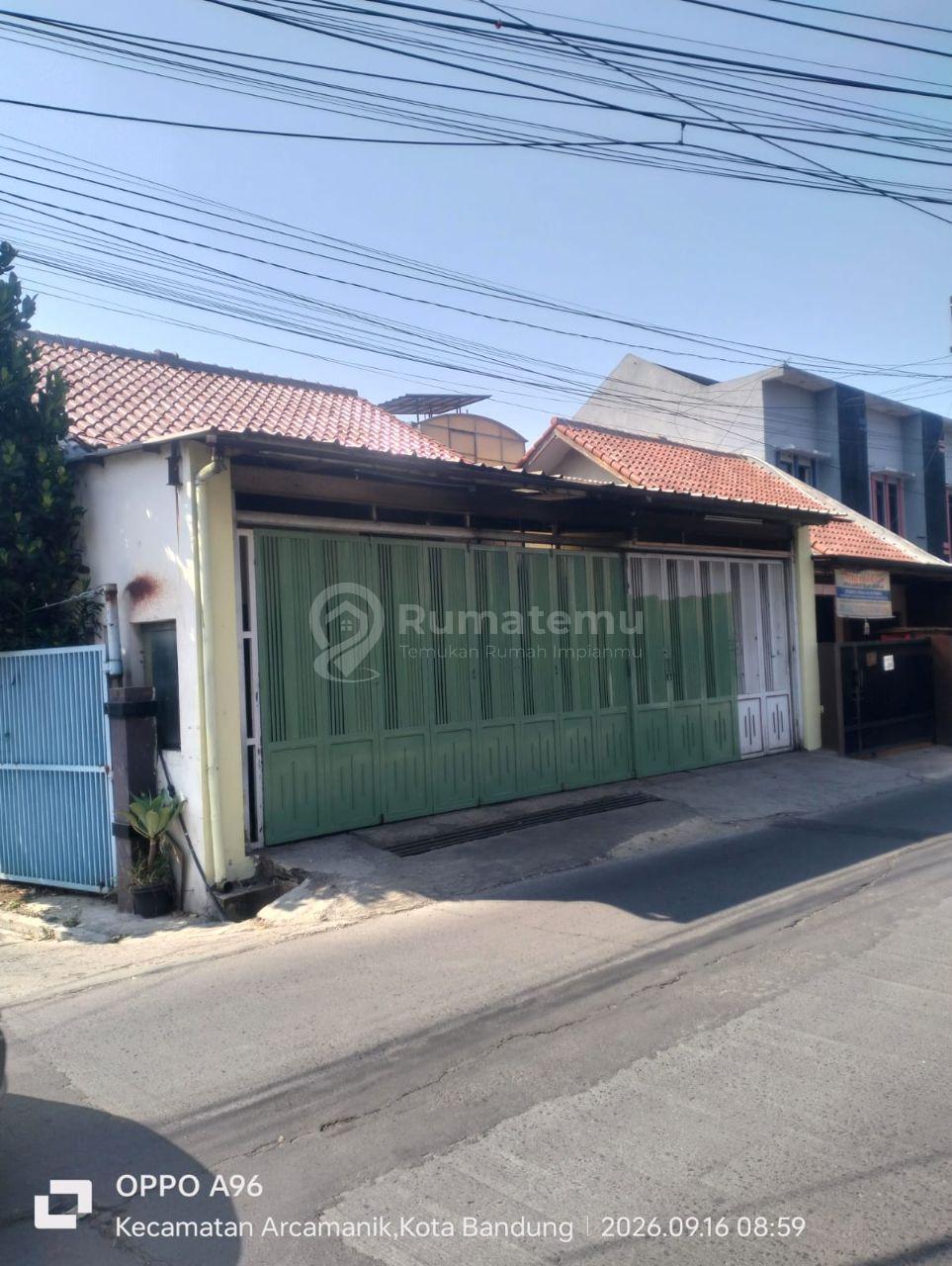 Jual Butuh, Rumah/ Tempat Usaha Jl. Golf Timur IV Arcamanik  Cocok Untuk Usaha dan Rumah Tinggal Luas Tanah : 153 m2 Luas Bangunan : 130 m2