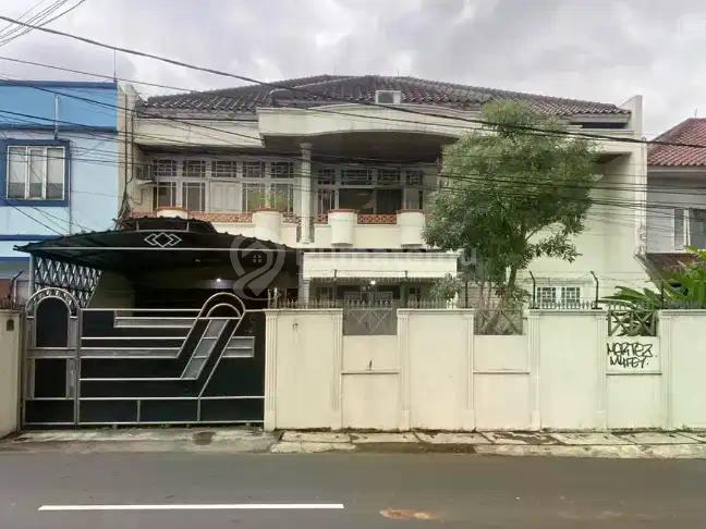 Di Jual:  Rumah Kantor 2 LT Jl Cempaka, Bintaro, Pesanggrahan, Jakarta Selatan