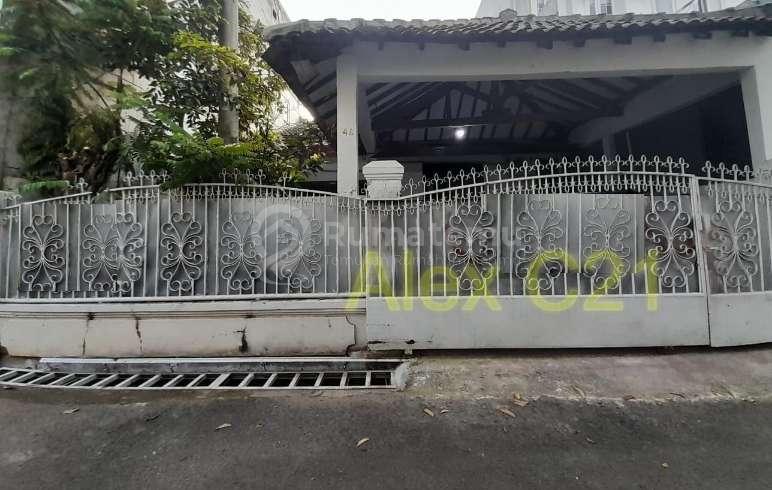 Dijual Rumah Strategis Dengan Row jalan 2 mobil di Gandaria Selatan, Cilandak, Jakarta