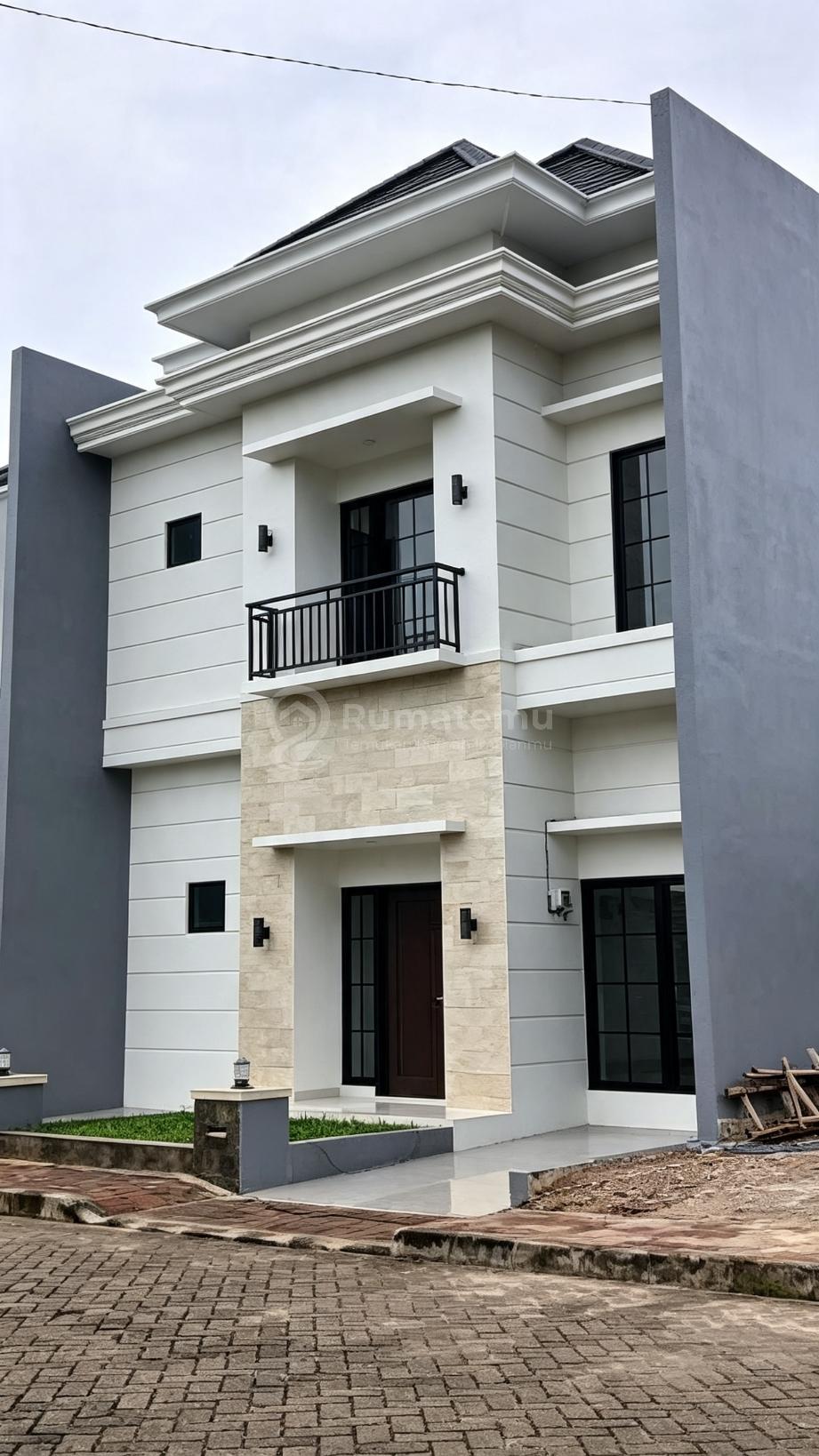 Dijual rumah 2 lantai di komplek di The Green Palapa di Serua, Ciputat
