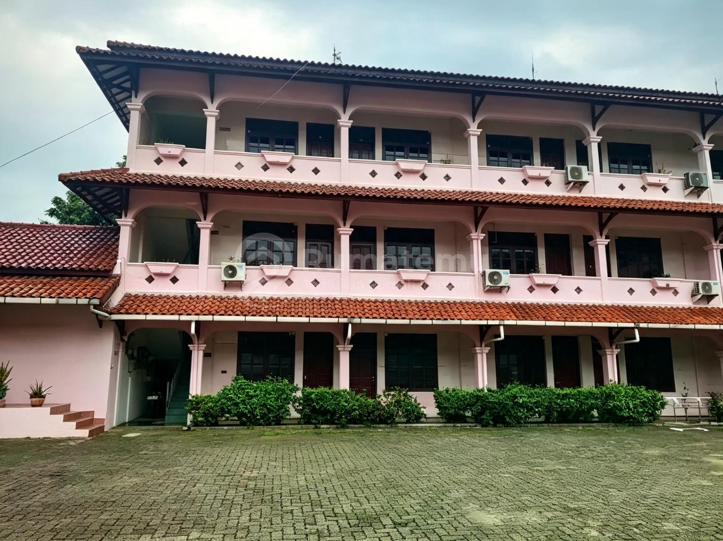 Tanah Berikut Bisnis Kos-Kosan Dekat Universitas Indonesia