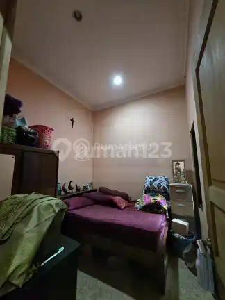 Rumah 1 Lantai Strategis Siap Huni Siap Nego