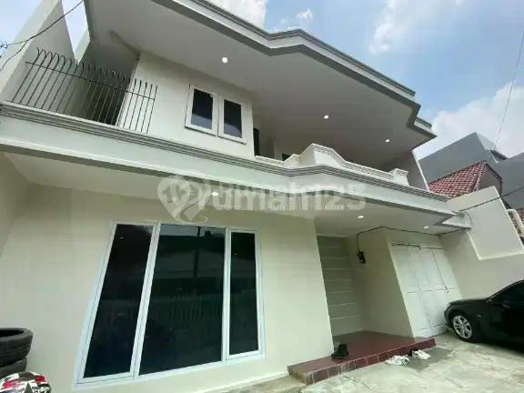 Dekat Scbd, Dijual Rumah Siap Huni di Ciomas Keb Baru Jakarta Selatan