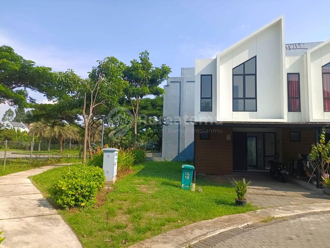 Dijual rumah hoek di Citra Garden Puri, Jakarta Barat