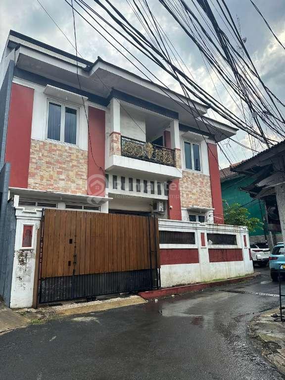 Rumah Disewa Kebon Nanas Utara Fasilitas Lift