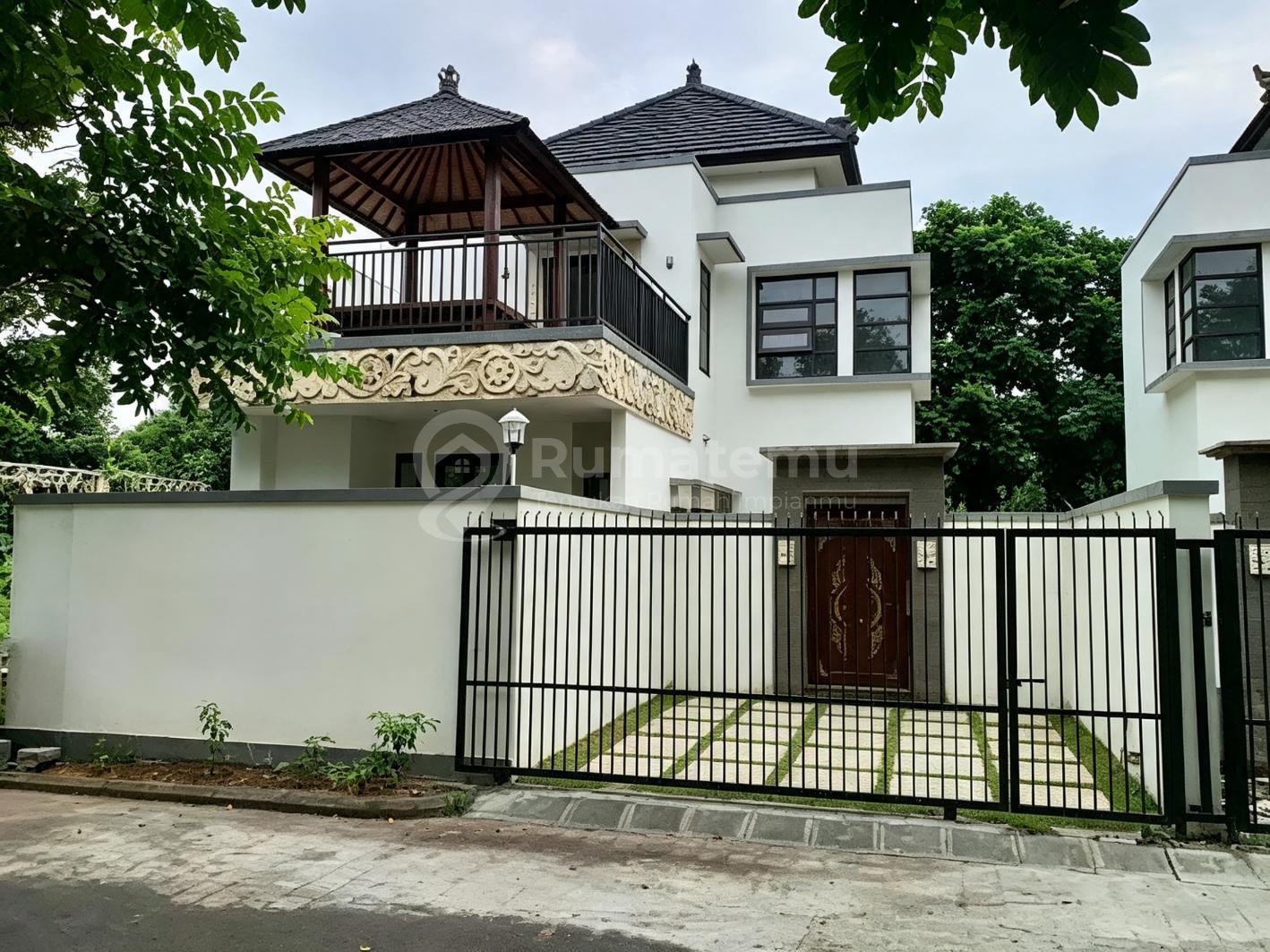 Rumah Villa Bagus Strategis Dekat Pantai dan Tol di Nusa Dua Bali