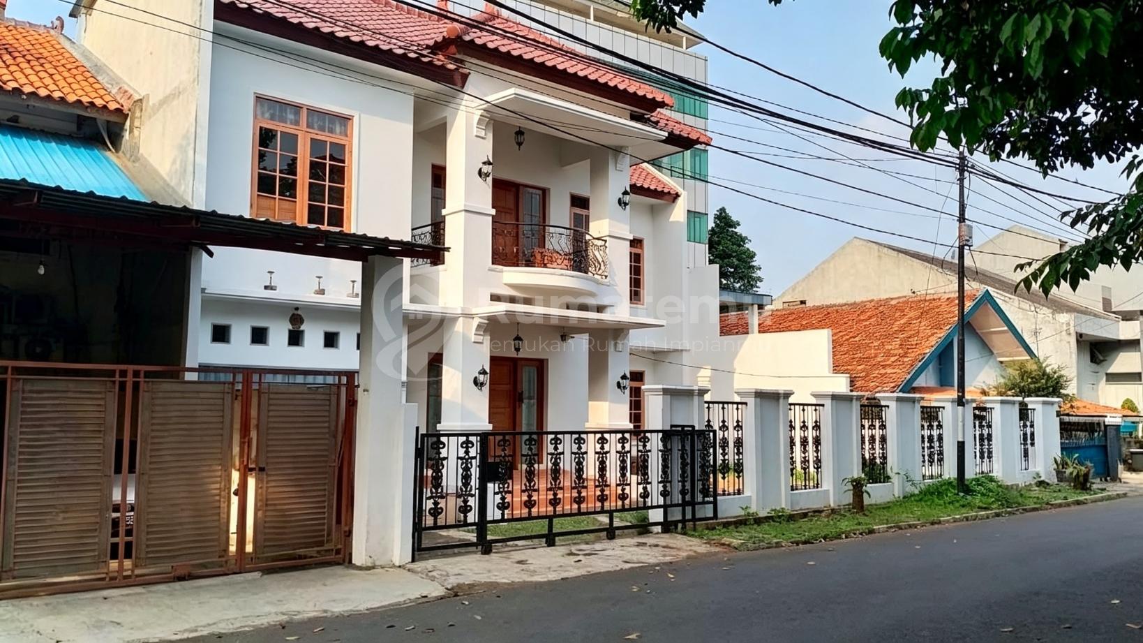 Dijual rumah di komplekdengan Akses jalan 2 mobil lebih (lebar) Komplek di Kalibata, Pasar Minggu