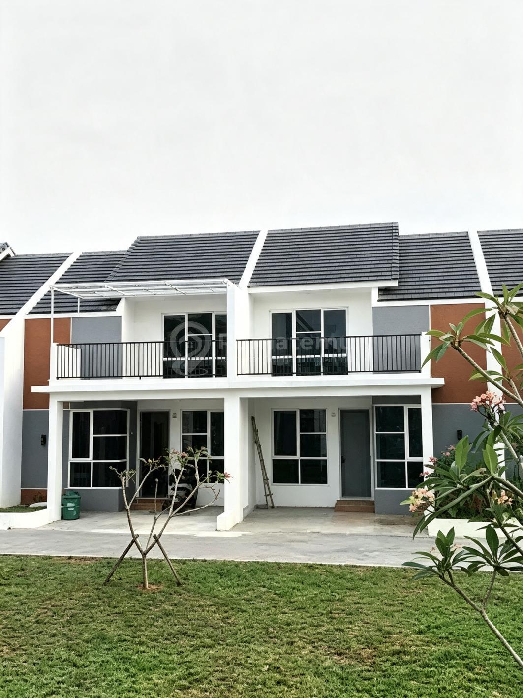 Rumah di Karawaci, Depan Taman, Prima Aryana Karawaci, Dekat Mall Karawaci