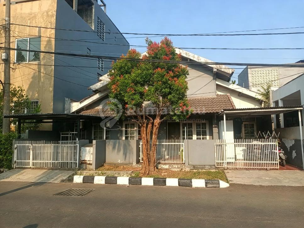 Dijual Rumah Lokasi Strategis Harga Menarik di Bintaro Sektor 3A