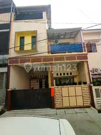 Rumah Nyaman di Komplek Tugu Permai, 500 Meter ke Jalan Plumpang Semper