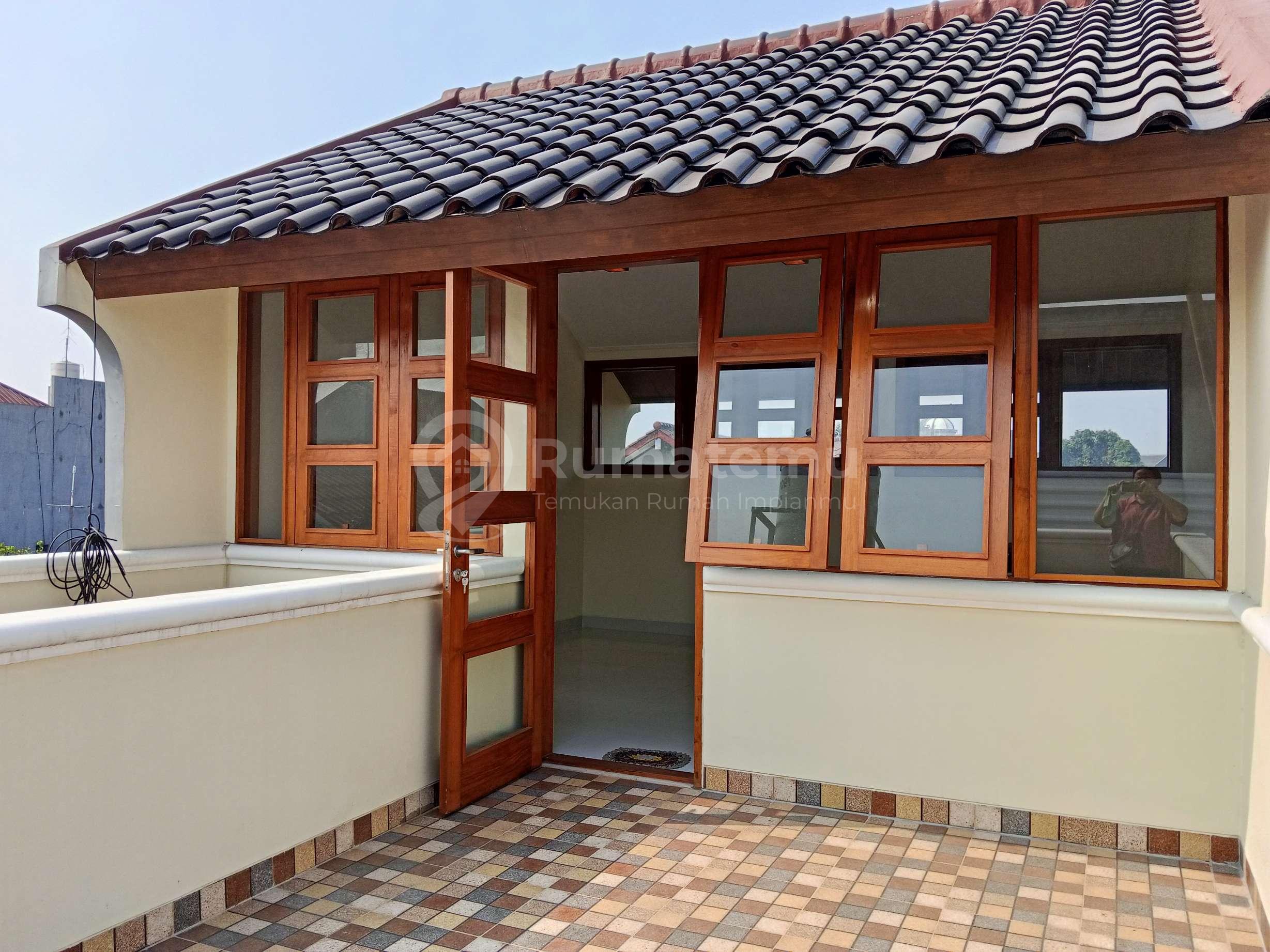 Dijual rumah nyaman lokasi strategis dekat Sektor 9 Bintaro MT 0246