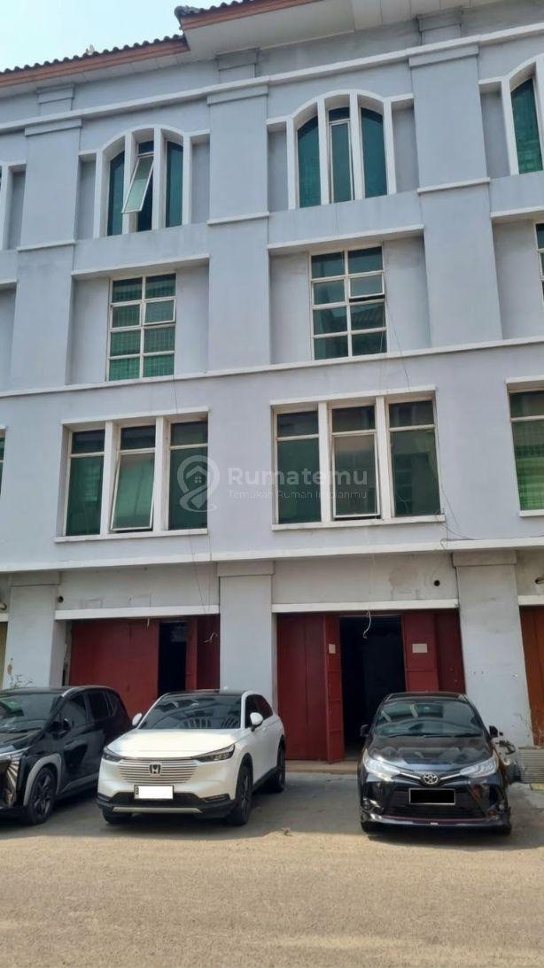 Ruko 4 Lantai Mangga 2 Square di Jl Gunung Sahari Jakarta Utara