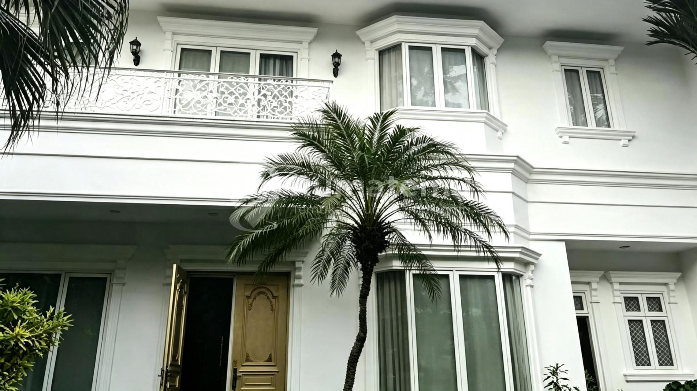 Rumah mewah harga murah 3 Lantai di Mediterania PIK
