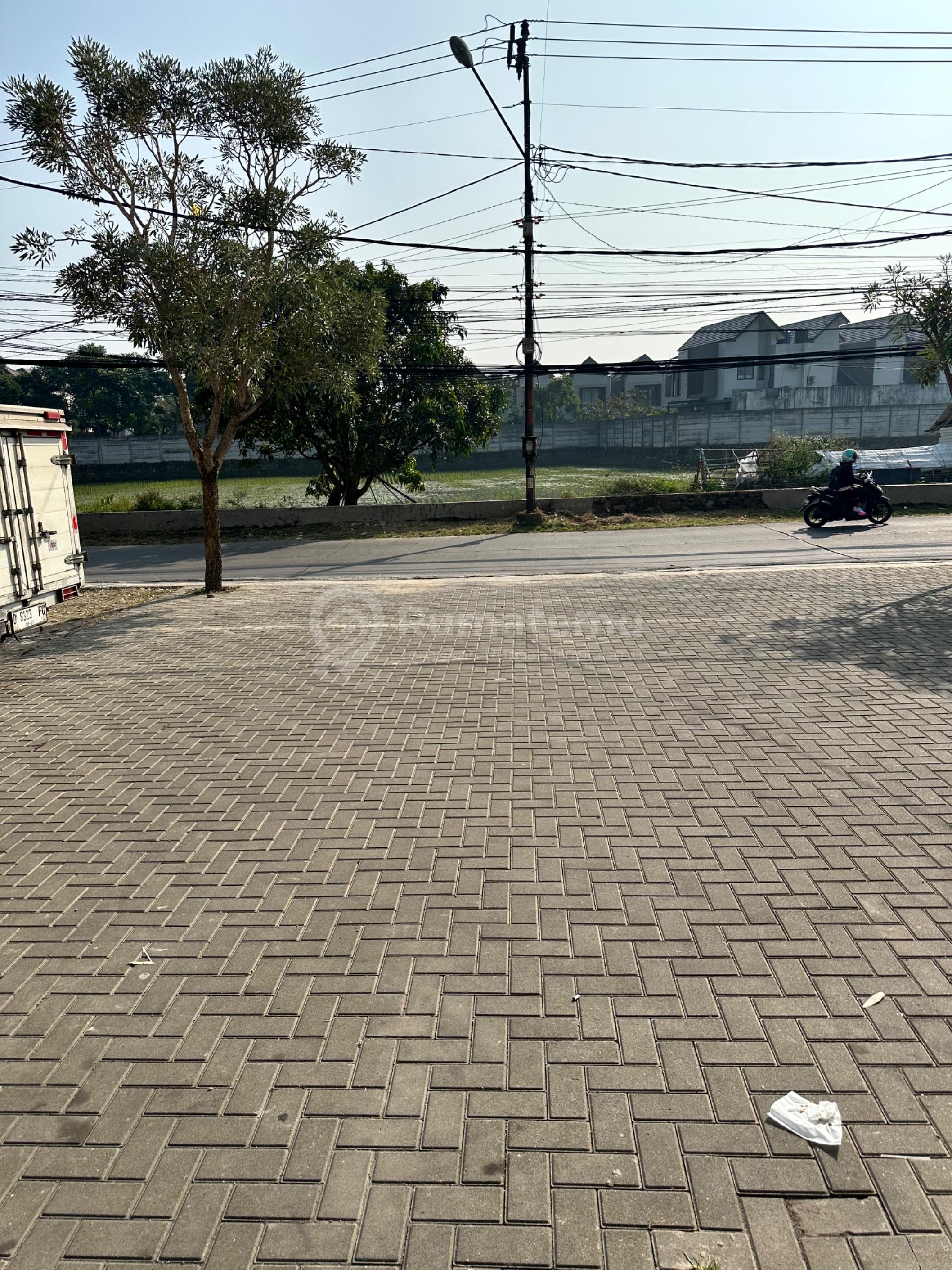 Disewakan Ruko Private Village - Jalan Utama Cikoneng