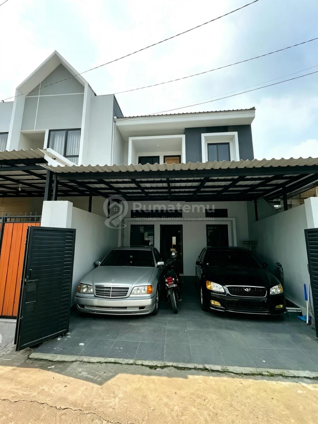 Rumah Secondary Huni di Jati Mekar Bekasi