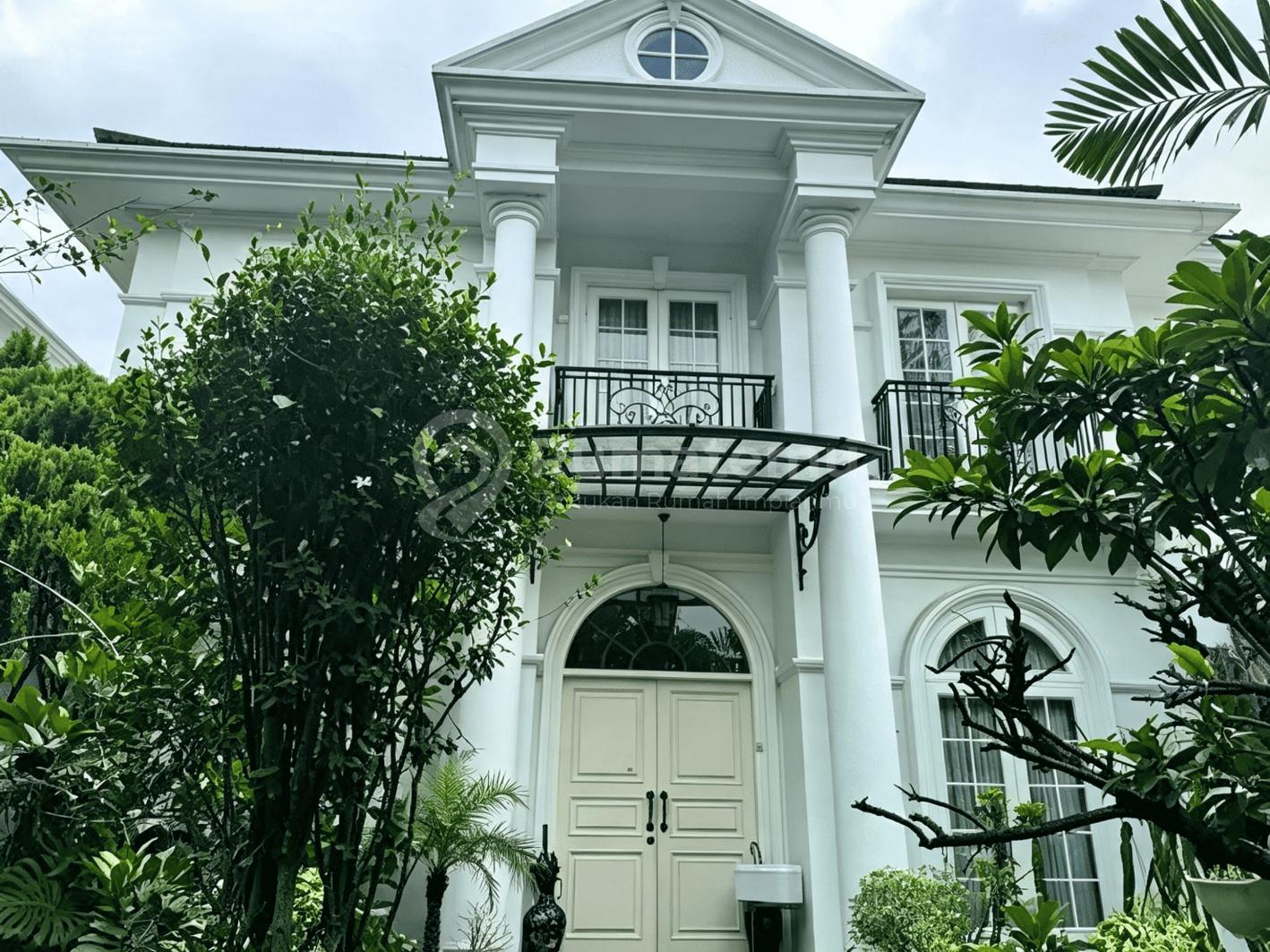 Rumah Klasik Bagus Di Fountainbleau Bsd City