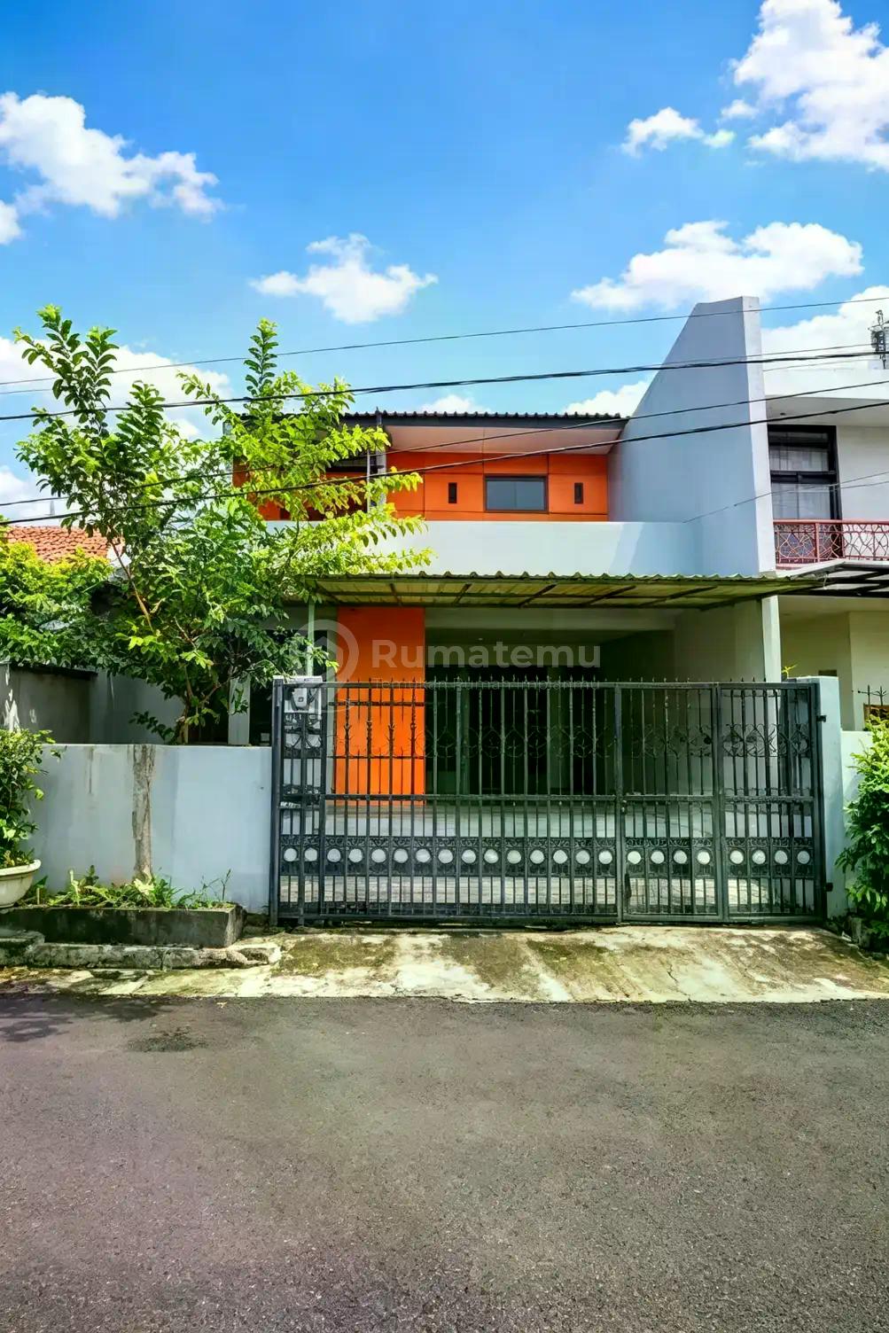 Rumah Dalam Komplek