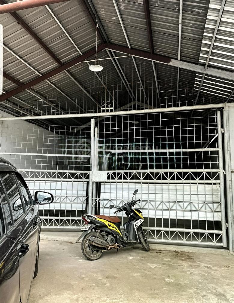 Dijual Rumah Gudang dengan Mezanine