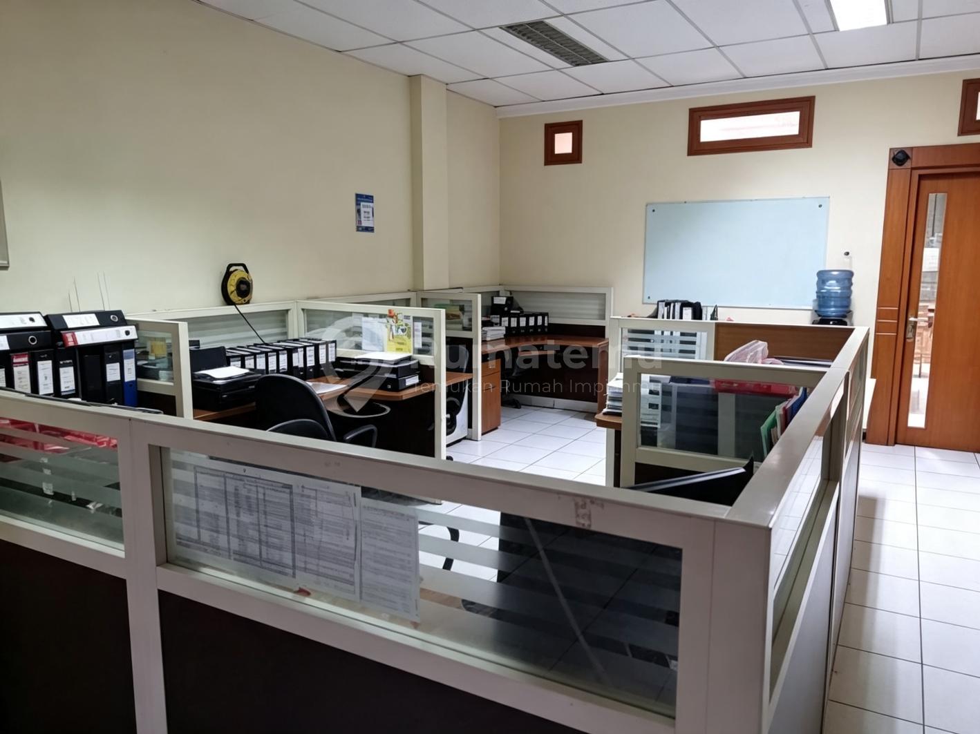 Puri Kencana [Ruko]: Disewakan-Furnished-4Lt-Ac,Cctv,In, Internet