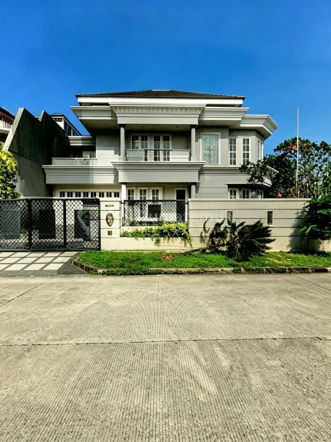 Rumah Bagus Mewah Dalam Komplek di Bekasi Timur