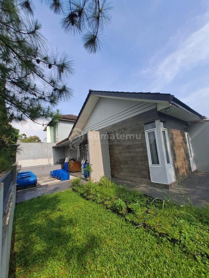 DIJUAL / DISEWAKAN Rumah Hook Strategis di Taman Holis Indah 2 – Bandung