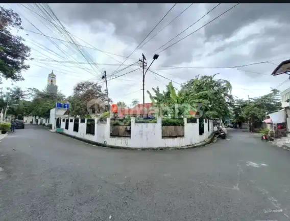 Rumah Hoek Hitung Tanah Kemanggisan Ilir! Luas 667M² SHM 3 Muka, Jual 12M Saja!