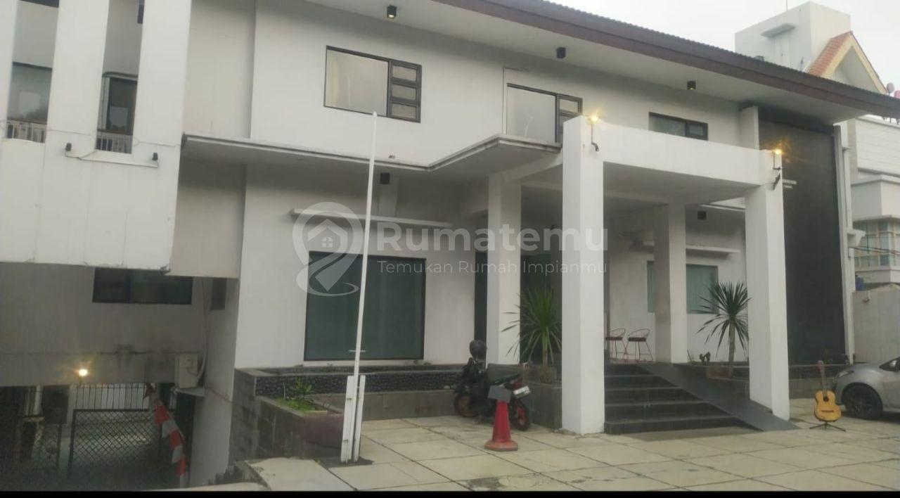 RUMAH / OFFICE DIJUAL DEARAH KAEBAYORAN BARU