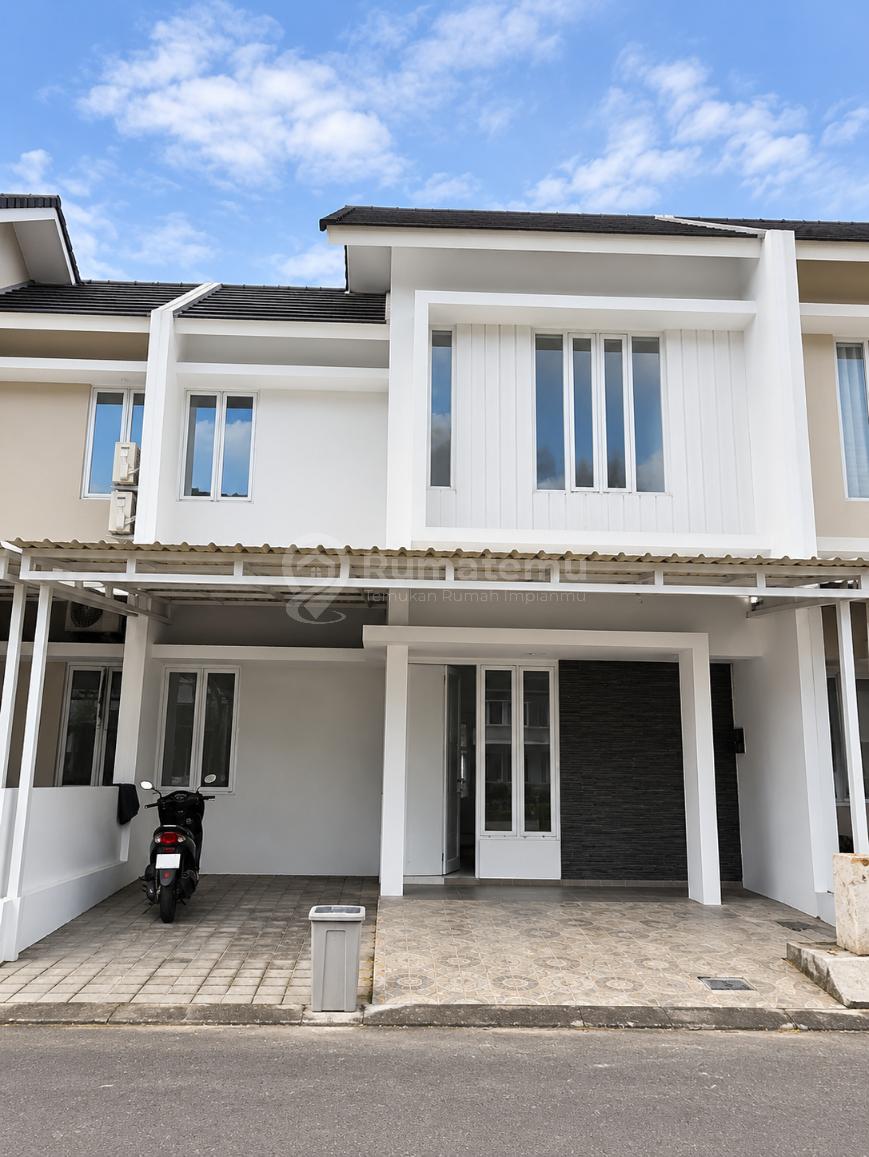 Paradise Park Residence, Sepatan, Tangerang..Dijual Rumah 2 Lantai, Sudah Renovasi, Air Pam, Hadap Selatan, SHM On Hand, Canopi Alderon, Row Jln 3 Mobil, Plafon Tinggi.-V.n10826 | Rumah123