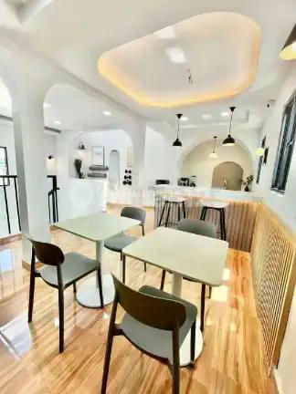 Kost Esklusif di Tomang