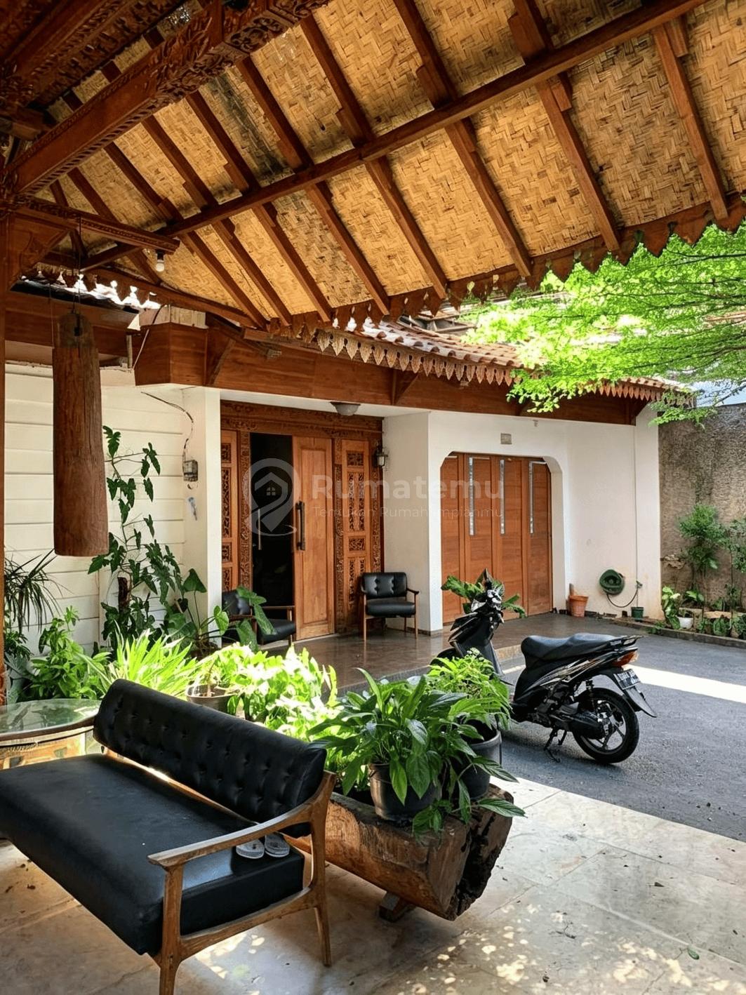 Dijual Rumah dan tanah nyaman asri lokasi sangat dekat dengan tol, RS, dan mall di Srengseng, Kembangan