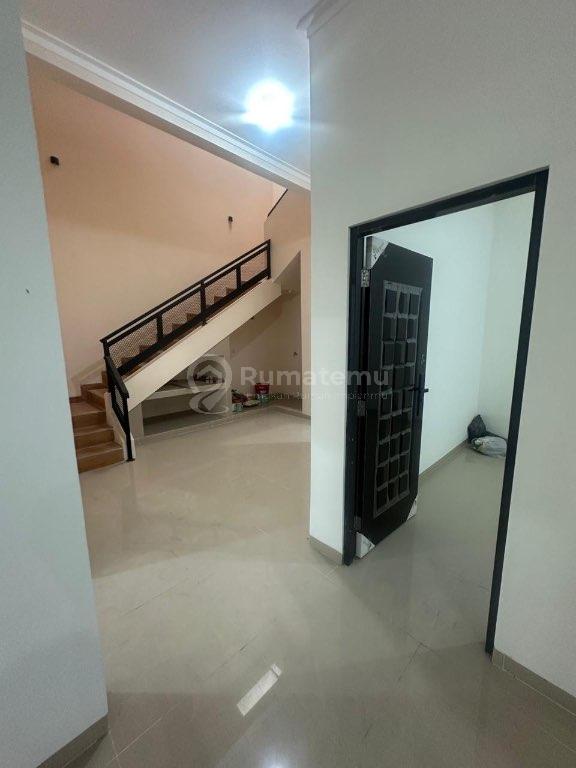 DIJUAL RUMAH TAMAN RAHAYU – SIAP HUNI, BARU RENOVASI + RUANG USAHA