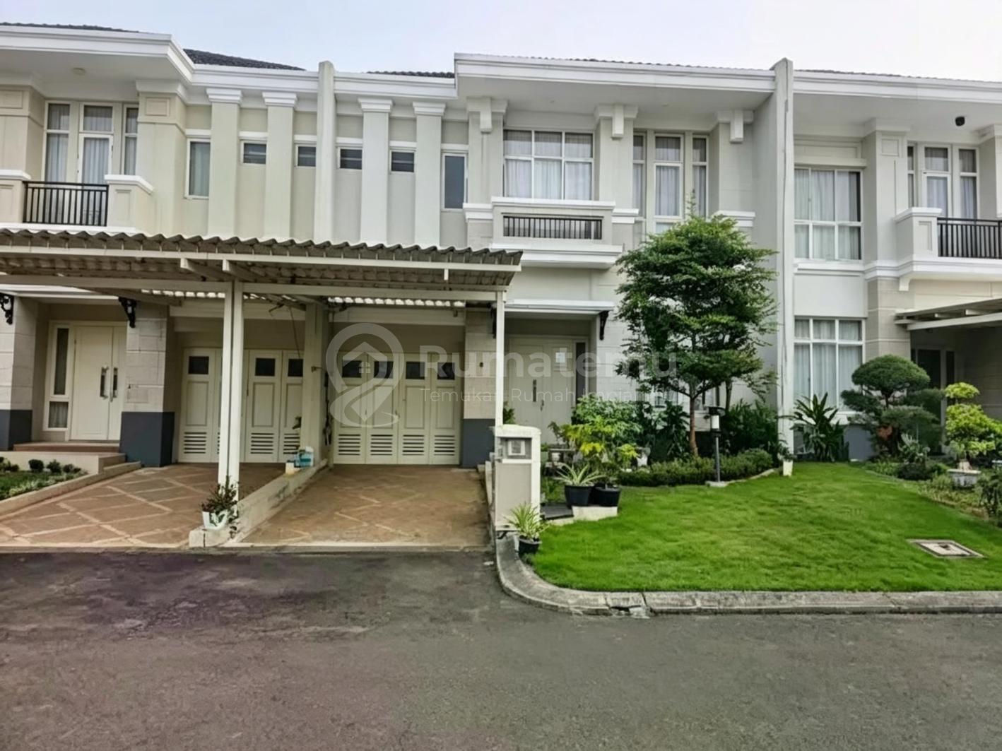 Dijual rumah di Pelican, spring , gading serpong, luas 180, timur laut