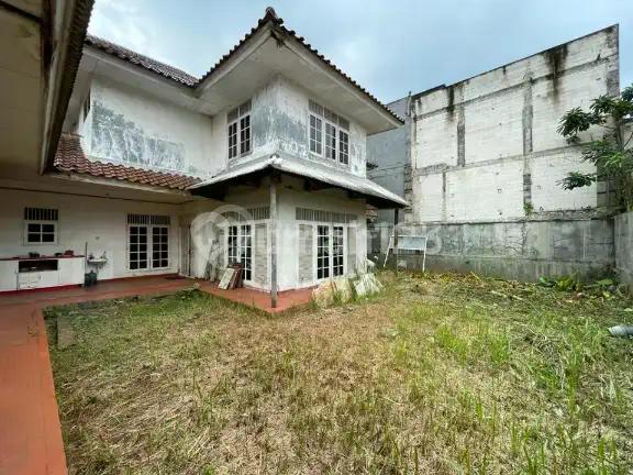 Rumah Lama Komplek Kavling Polri, Tenang dan Asri