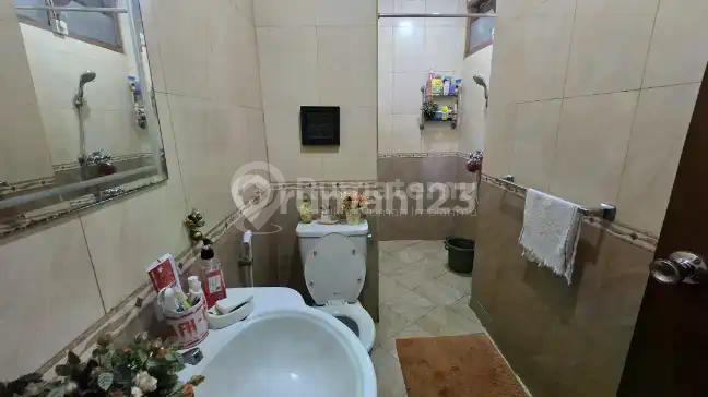 Rumah 1 Lantai Cocok Untuk Usaha Kost Strategis