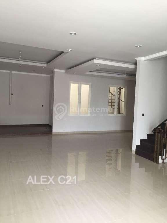 Dijual dan disewakan 2 unit rumah (bisa untuk kantor) Kalibata, Pancoran, Jakarta Selatan