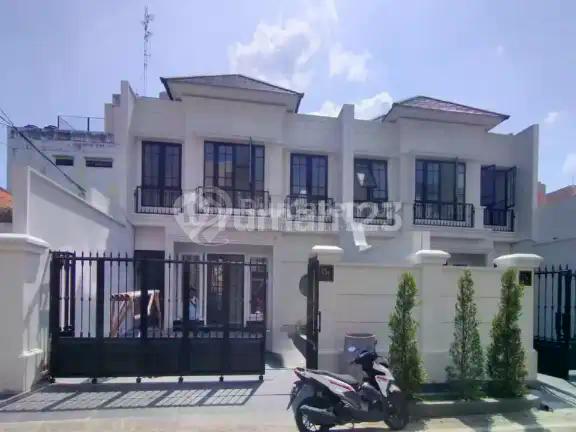 Rumah Cantik Siap Huni Di Cempaka Putih Tengah